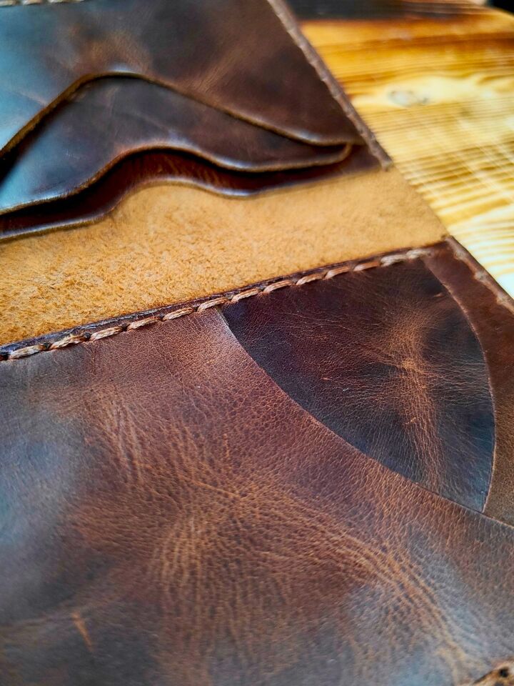 Spline - Bifold Deri Kartlık