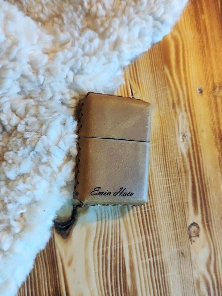 Deri Kılıflı Çakmak